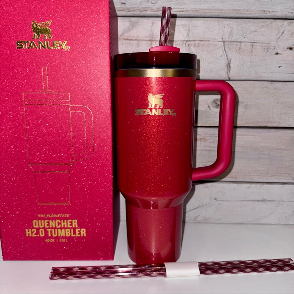 Stanley 40oz Quencher Tumbler - Scarlet Tinsel - 2024 Christmas Release NWT